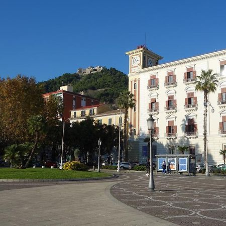 B&B Centrale Salerno Buitenkant foto
