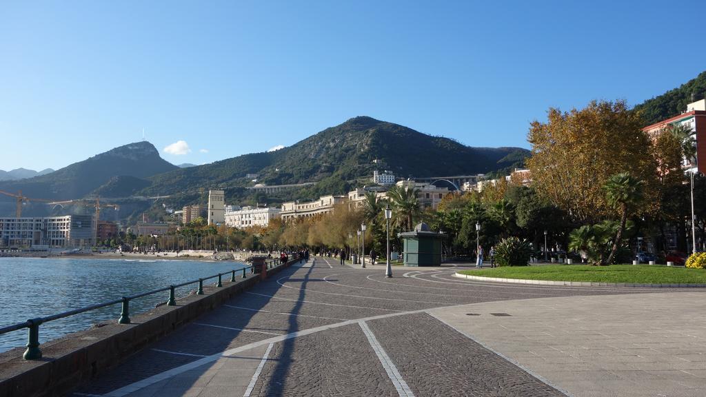 B&B Centrale Salerno Buitenkant foto